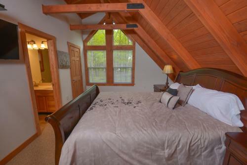 Mountain Dreams Five-bedroom Holiday Home