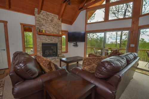 Mountain Dreams Five-bedroom Holiday Home