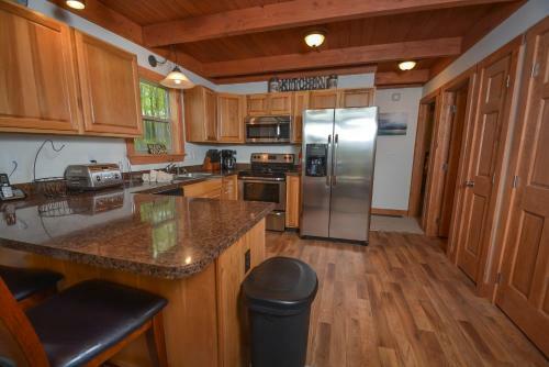 Mountain Dreams Five-bedroom Holiday Home