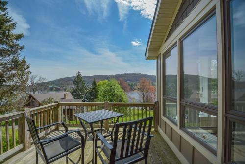 Lake Stone Manor Five-bedroom Holiday Home