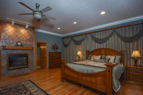 The West Wing Five-bedroom Holiday Home