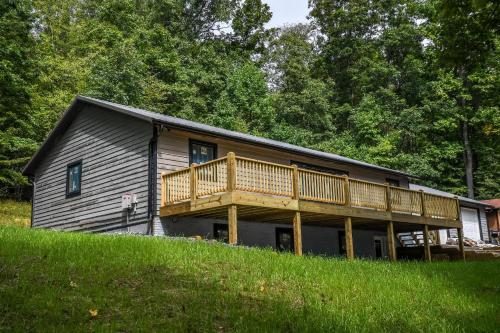 Little Bear Four-bedroom Holiday Home