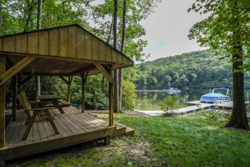Little Bear Four-bedroom Holiday Home