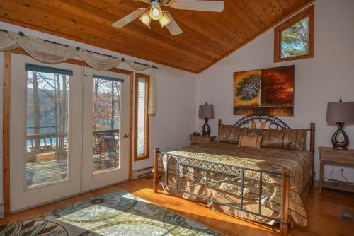 Over The Rainbow Four-bedroom Holiday Home