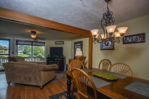 Ski Harbor Three-bedroom Holiday Home #02