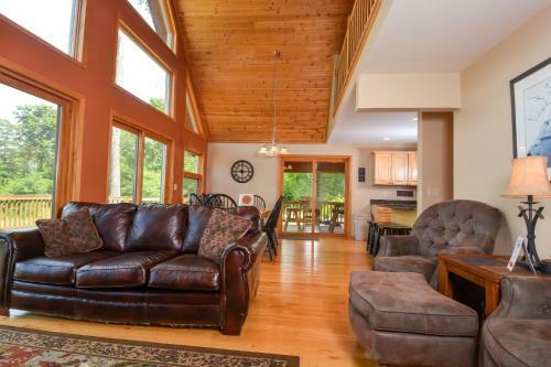 Rocky Adventures Five-bedroom Holiday Home