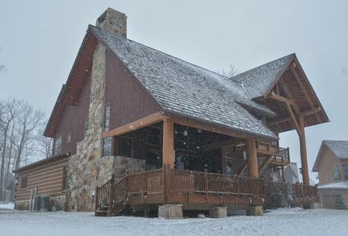 Baraboo Lodge Four-bedroom Holiday Home