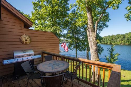 Hook, Wine & Sinker Two-bedroom Holiday Home