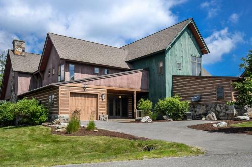 Big Sky Four-bedroom Holiday Home