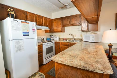 Hartwood Village #05 Three-bedroom Townhome