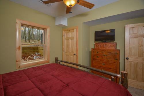 Log Me Inn Five-bedroom Holiday Home