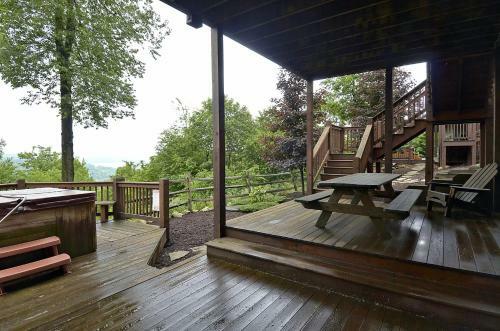 Irvana Six-bedroom Holiday Home