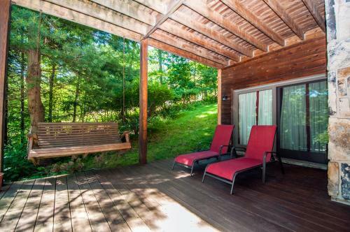 All Decked Out Four-bedroom Holiday Home