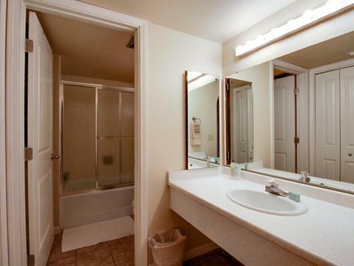 Timberlake Lakefront Studio