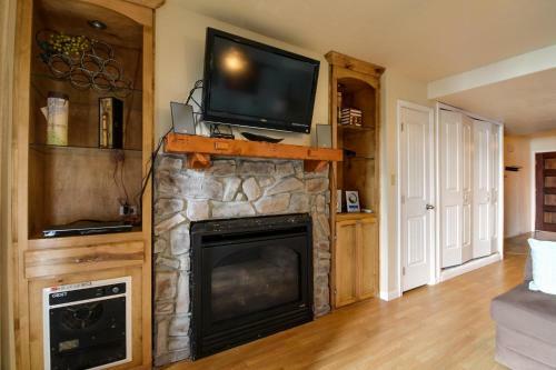 Timberlake Lakefront Studio