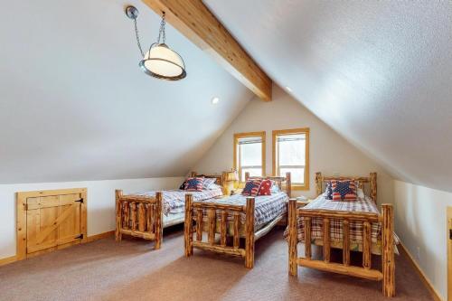 Majestic Mountain Lodge