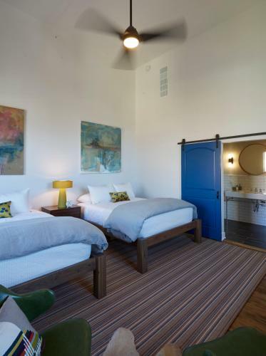Hotel Kinn Guesthouse