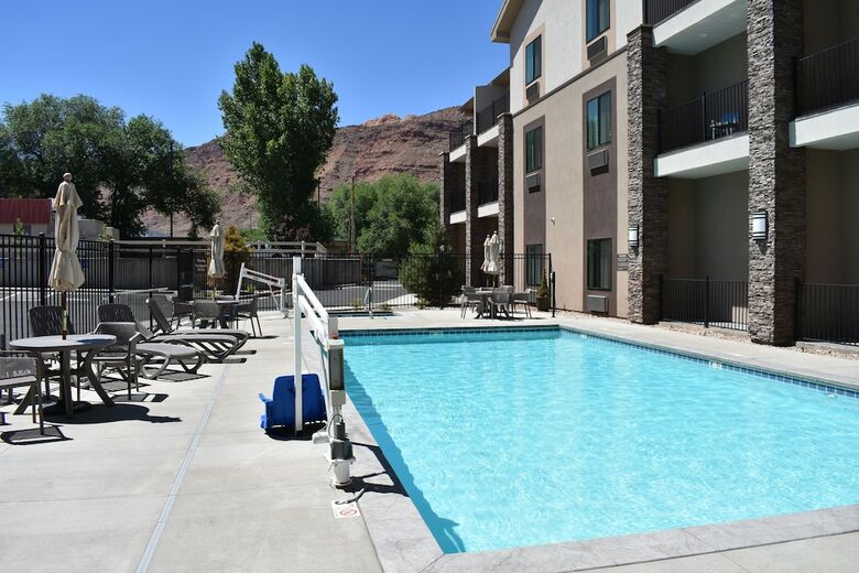 Hotel Mainstay Suites Moab Near Arches National Park