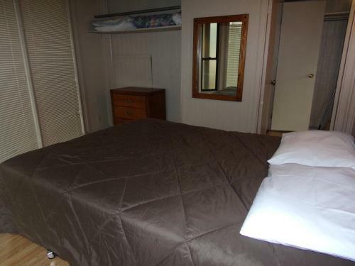Lake Myers Lakeside Villa 24