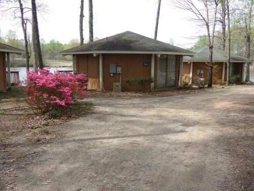 Lake Myers Lakeside Villa 23