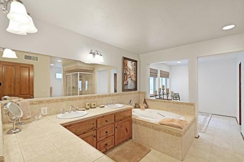 Skyline Forest Delight - Four Bedroom Home - 3721