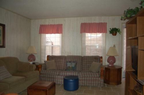 8000-7 Madison Home