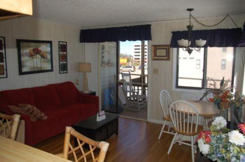 Apartamento 1068-306 Crescent Beach Villas Condo