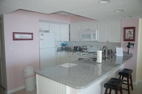 Apartamento 1045-5-b Shoreham Towers II Condo
