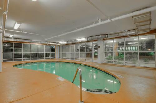 Apartamento Malibu Pointe 404 2nd Row Condo