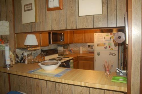 Apartamento 1068-104 Crescent Beach Villas Condo