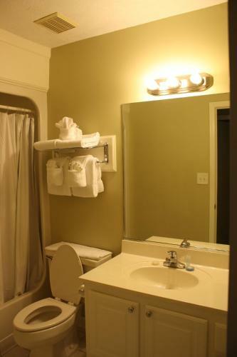 Multi Resorts At Country Club Villas