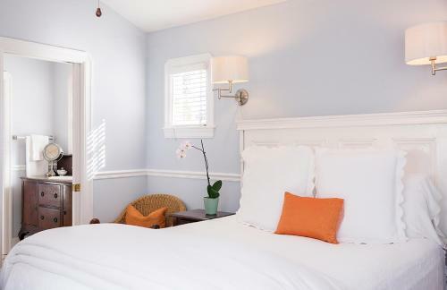 Bed & Breakfast 1801 First Luxury Inn