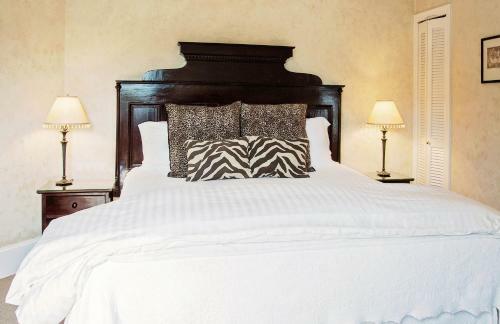 Bed & Breakfast 1801 First Luxury Inn