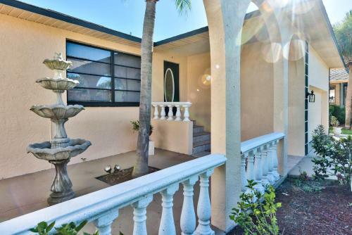 Sirena Waterfront Vacation Rental