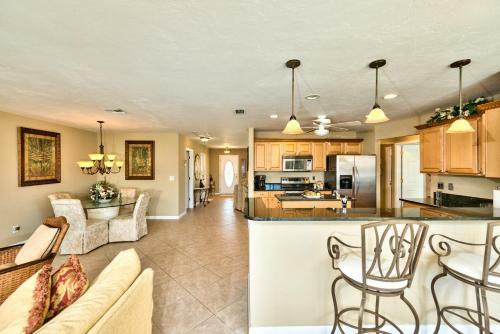 Sirena Waterfront Vacation Rental