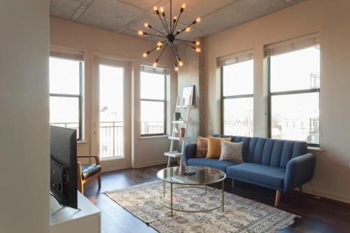 Trendy West End Apartment