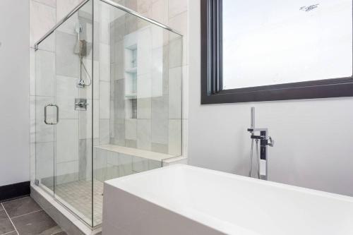 Four-bedroom Four-bath West End Townhouse