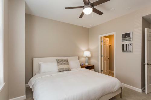 Hillsboro Village 1 Bedroom Apartment