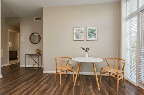 Hillsboro Village 1 Bedroom Apartment