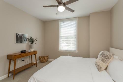 Hillsboro Village 1 Bedroom Apartment