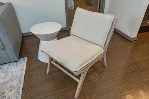 Capitol Mall 2br Apartment In Downtown Nashville
