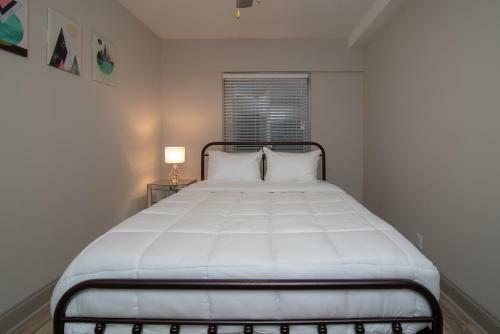 Apartamento 1 Bedroom Downtown Condo