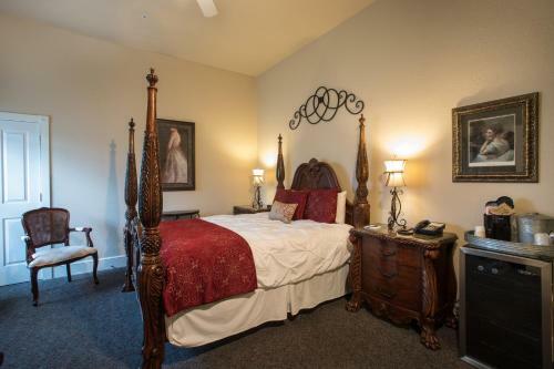 Gruene River Hotel & Retreat