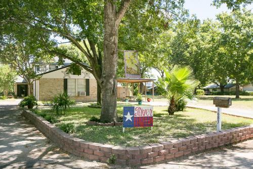 Texas River Haus Ld1683 Home