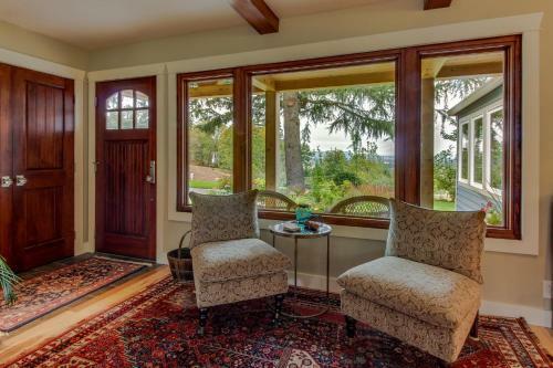 Parrett Mountain Farm House Retreat