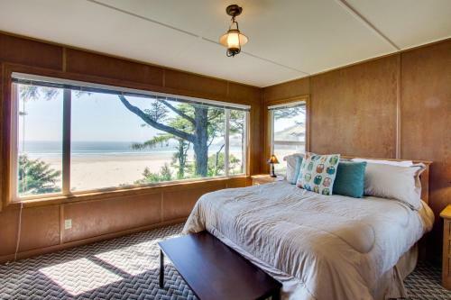 Agate Beach Oceanfront Lodge