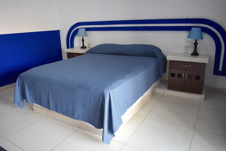 Hotel Plaza Almendros