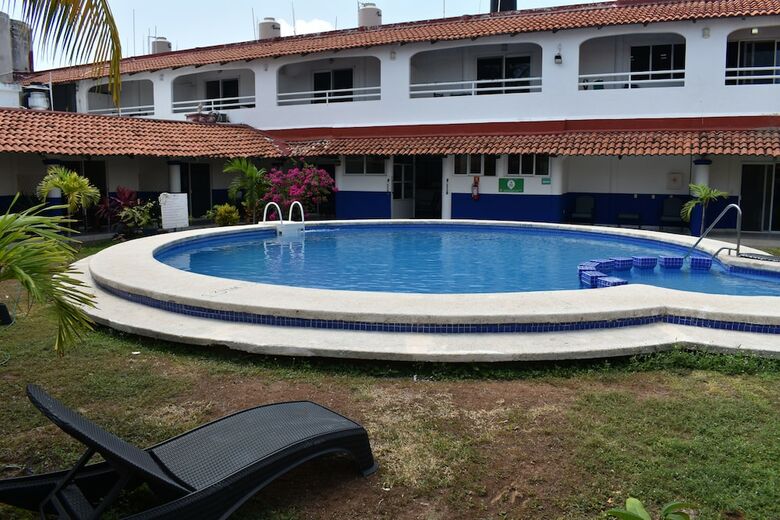 Hotel Plaza Almendros