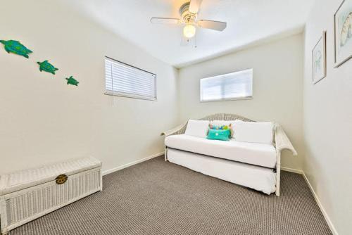 Nb-210a - Beach Side Escape Three-bedroom Apartment