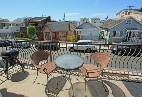 124 34th St B (68187)